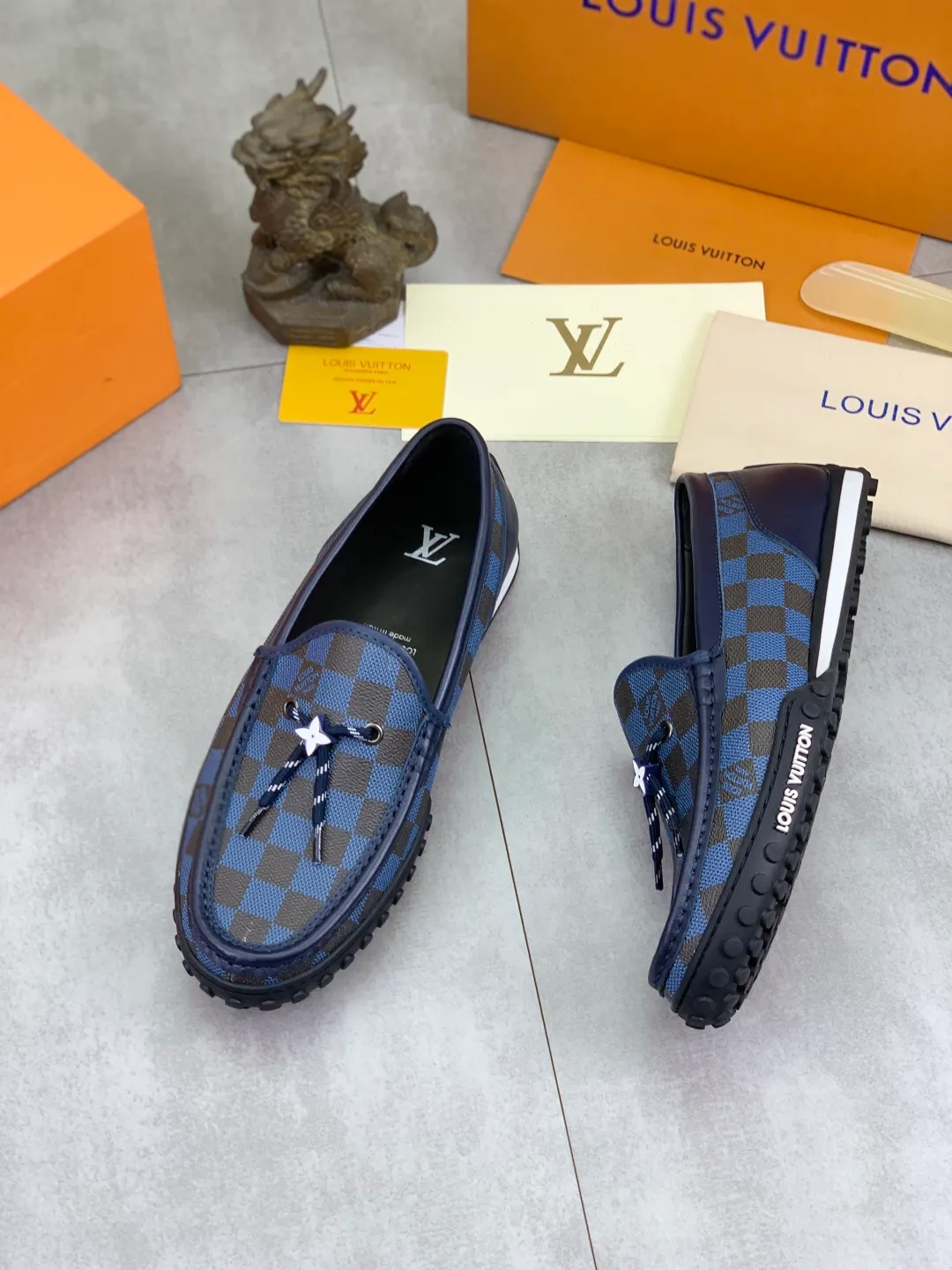 Men's Men's Shoes 💰P640 New Style 💶[LOUIS VUITTON] Water-dyed Niuli Original Order New Style 🍀LV Louis Vuitton *——Top version of LV classic leather shoes! Made of imported original calfskin, original leather side strips and wear-resistant high-end rubber outsole! High quality products! Color: black optional Size: 39-45